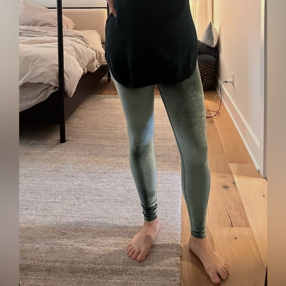 Beyond Yoga Green Velvet Leggings, size large